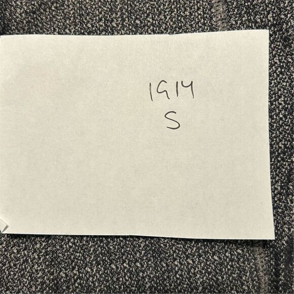 Athleta Women's Gray Herringbone Capri Leggings Size S Activewear - Picture 9 of 9